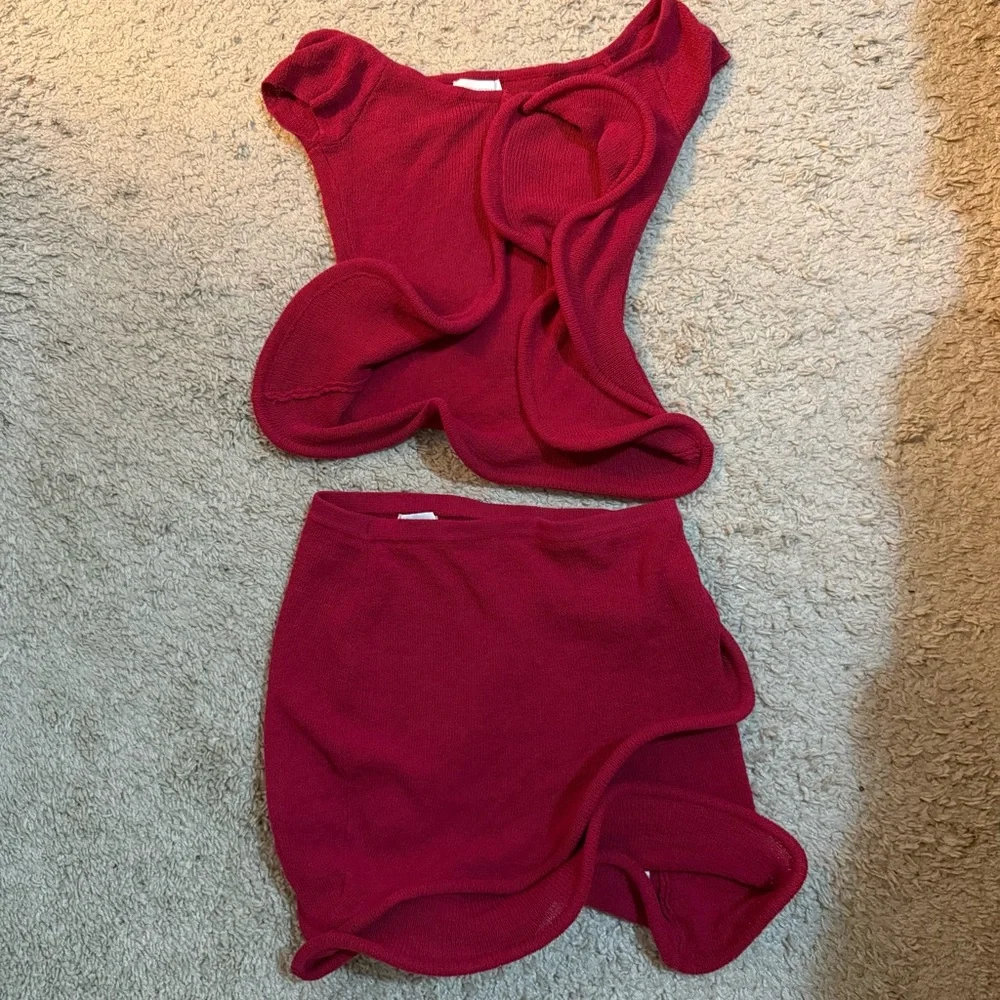 Meshki Raspberry Off-Shoulder Knit Top - Picture 3 of 3